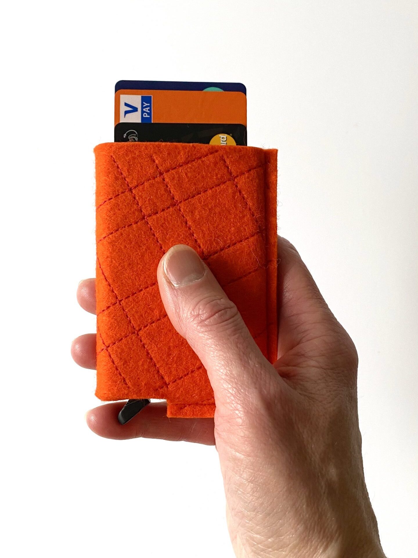 fryskfilt_rut_cardprotector_secrid_hoes_sleeve_case_wolvilt_vilt_oranje_01 Hoes voor secrid cardprotector LIMITED EDITION - Afbeelding 1